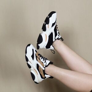 Steve Madden Posession Black and Tan Sneakers